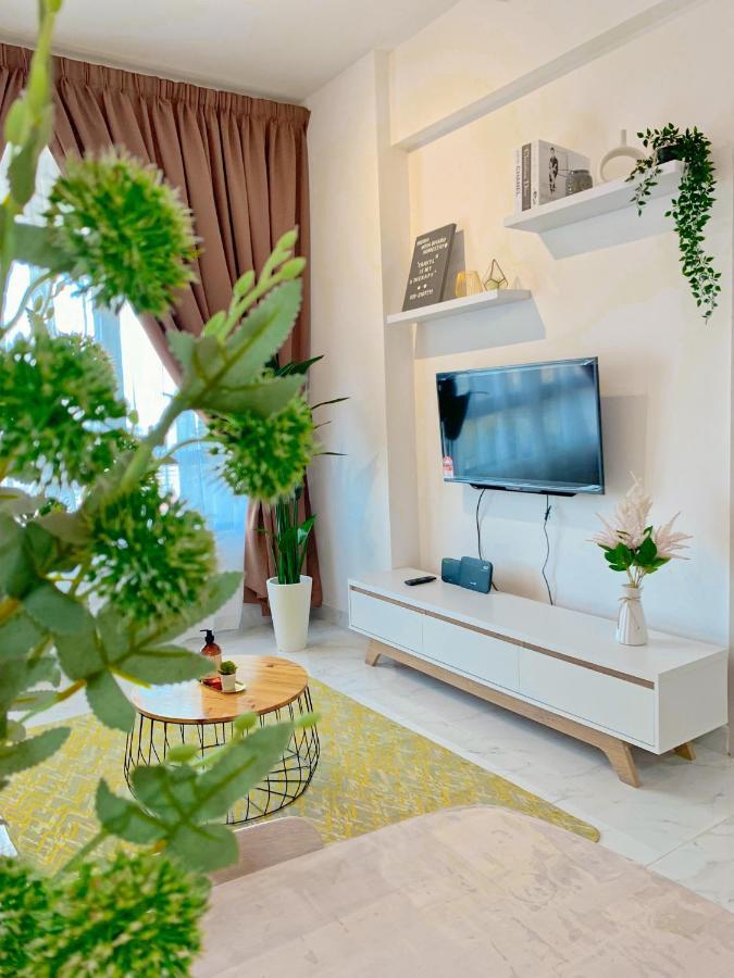 Netflix Two Bedroom Troika Kota Bharu Homestay 182 Exterior foto
